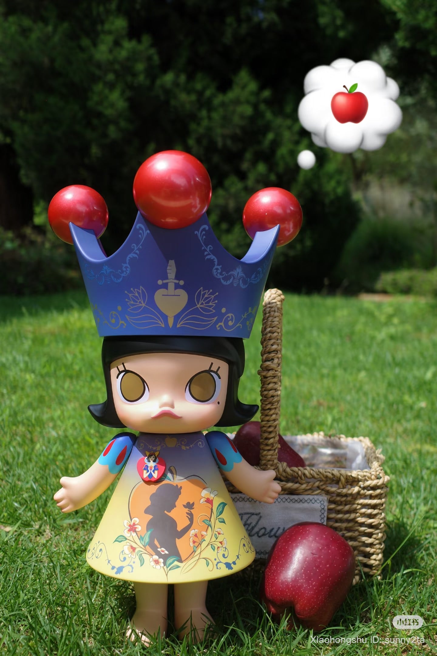 👑 Mega Royal Molly 400% “Snow White” – Limited Edition Collectible
